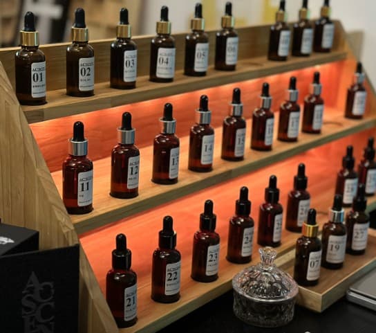 향수 제작 과정 이미지